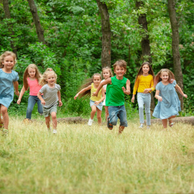 Waldzeit Kindergeburtstag in Aktion